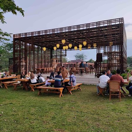 Ramada By Wyndham Yogyakarta Hotel Sleman  Exterior photo