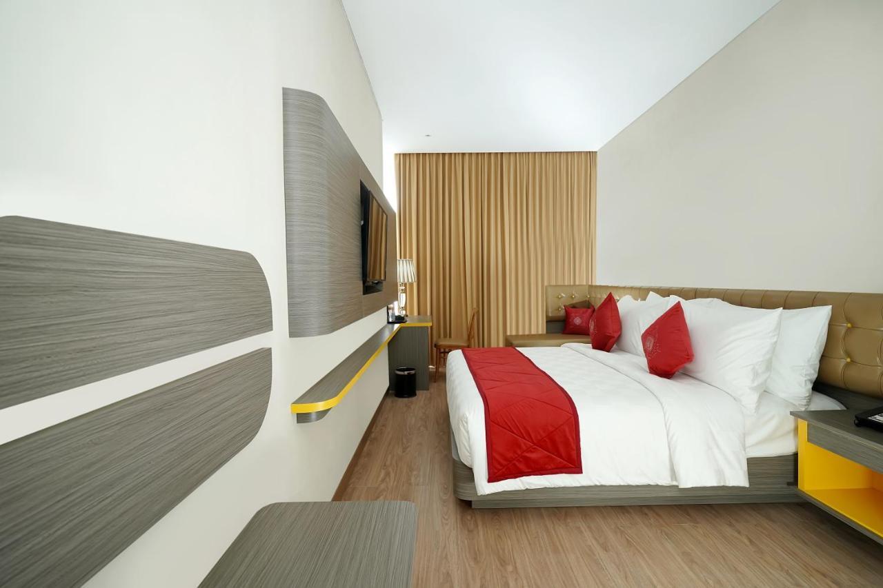 Ramada By Wyndham Yogyakarta Hotel Sleman  Exterior photo