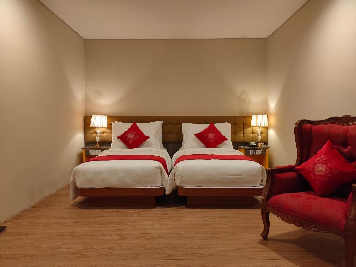Ramada By Wyndham Yogyakarta Hotel Sleman  Exterior photo
