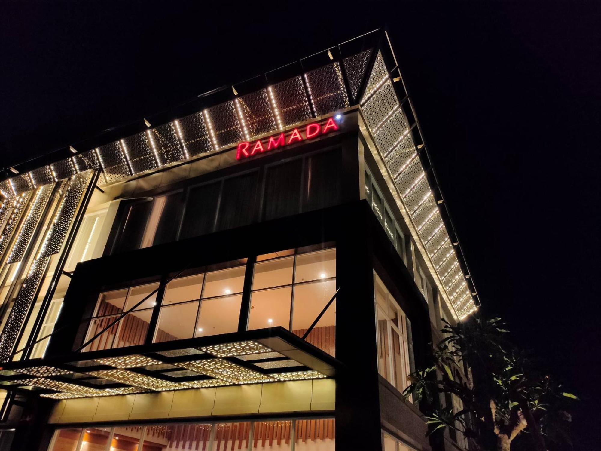 Ramada By Wyndham Yogyakarta Hotel Sleman  Exterior photo